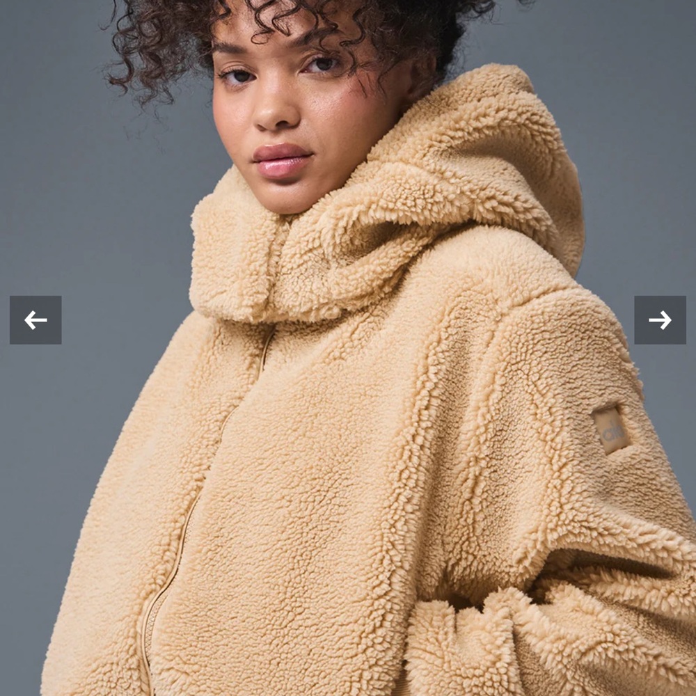 ALO Yoga Women's Cream Teddy Sherpa Zip-Up Hoodie